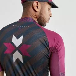 Craft Specialiste Cykeltrøje Sort/Rød -Tilbud Cykeltrøjer Butik Craft Specialiste Cykeltroeje SortRoe 1585910995 04