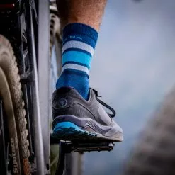 Endura BaaBaa Merino Stripe Strømper Blå -Tilbud Cykeltrøjer Butik Endura BaaBaa Merino Stripe Stroemper 1662626698 01